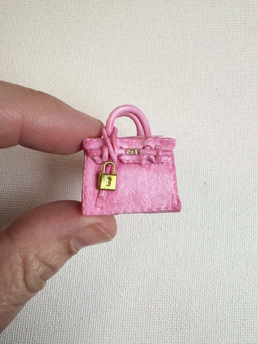 1:12th scale handbag, pastel pink, made from Leather effect FIMO